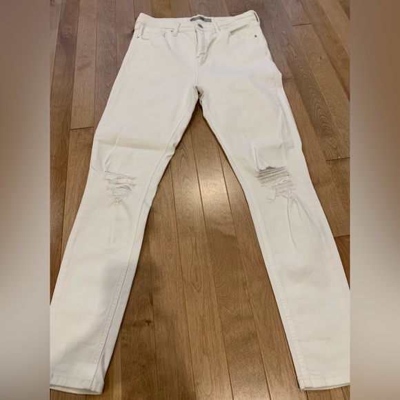 Jamie jeans with ripped knees - Picture 1 of 3